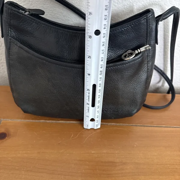 Vintage Y2K Minimalist Fossil Small Black Pebble Leather Crossbody Has Key Charm - Image 10