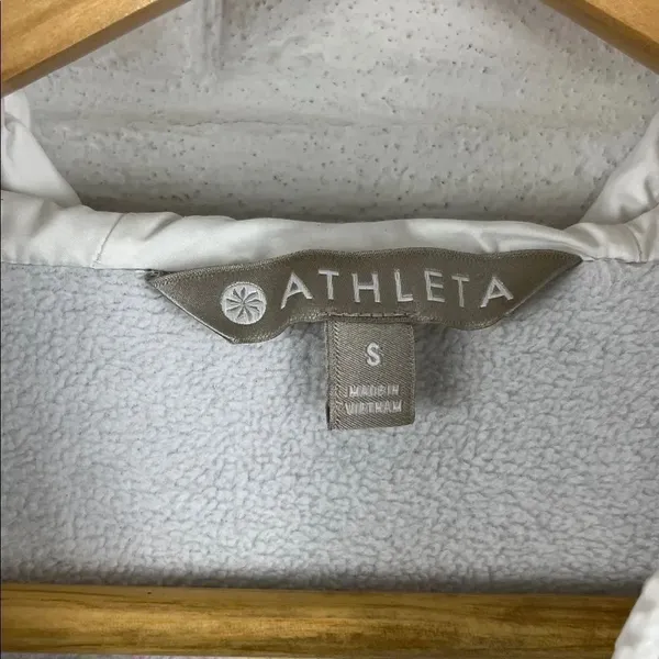 Athleta Women’s cozier primaloft insulated white gray hoodie jacket size S - Image 3