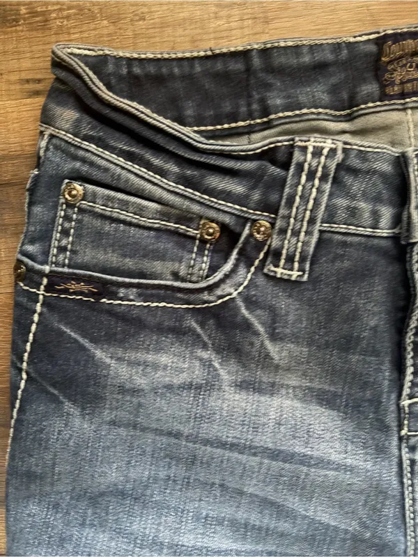 Cowgirl Tuff Co. Cowgirl Up mid rise bootcut flare embellished med wash denim jeans Sz 2 western - Image 3