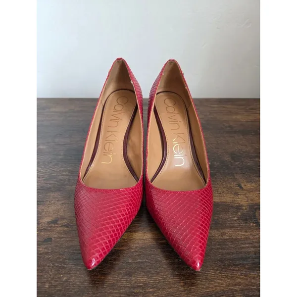 Calvin Klein Red Snakeskin Reptile Heels Pumps Stilettos 3" Statement Shoe 9.5 - Image 4
