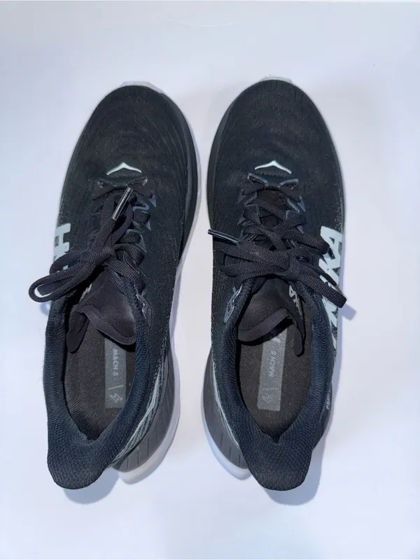 Hoka Mach 5 Black and Gray Athletic Sneakers with White Sole - Image 6