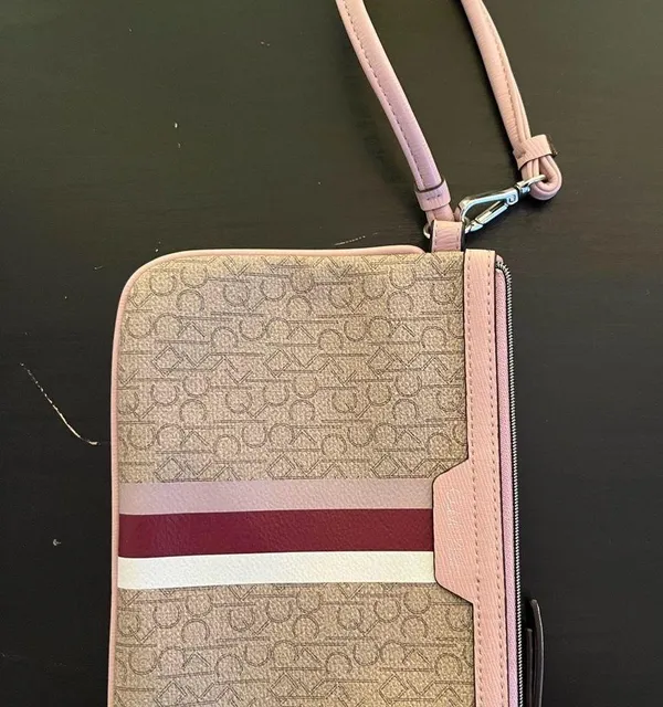 Calvin Klein wristlet purse - Image 4