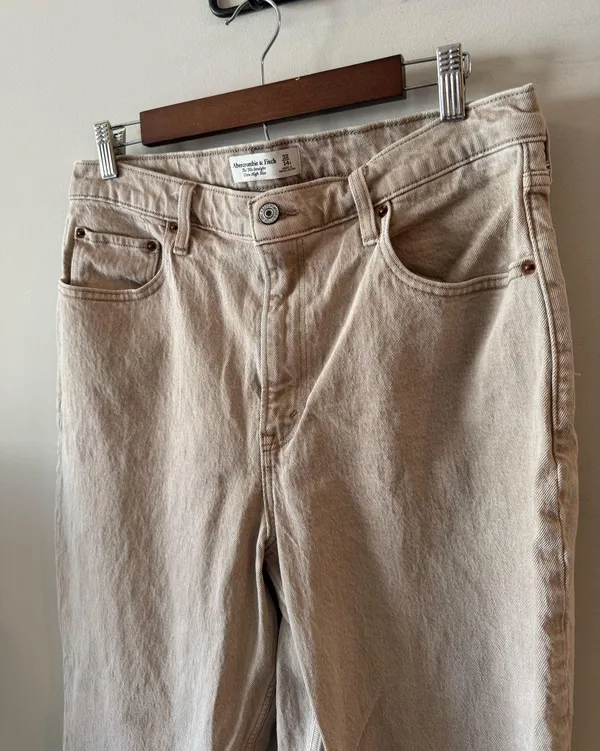 Abercrombie & Fitch Curve Love High Rise 90s Straight Jean - Image 4