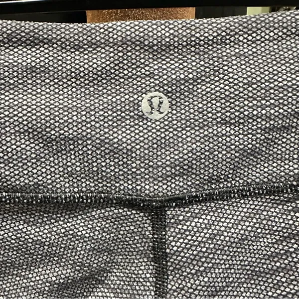 Lululemon Wunder Under High-Rise Leggings – Black & Gray Textured, Size 6 - Image 8