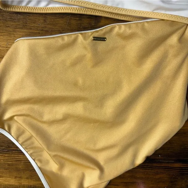 Victoria’s Secret White And Gold One Shoulder Cutout Swimsuit Size‎ Small - Image 6