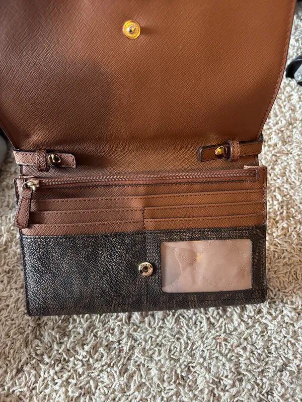 Michael Kors Crossbody - Image 2