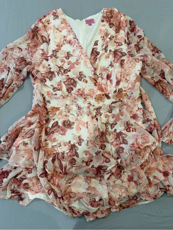 Mi Ami by Francesca floral romper in L - Image 2