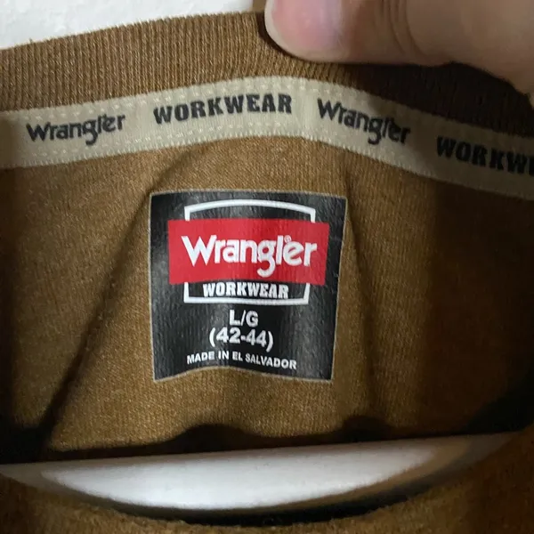 Wrangler long sleeve large - Image 4