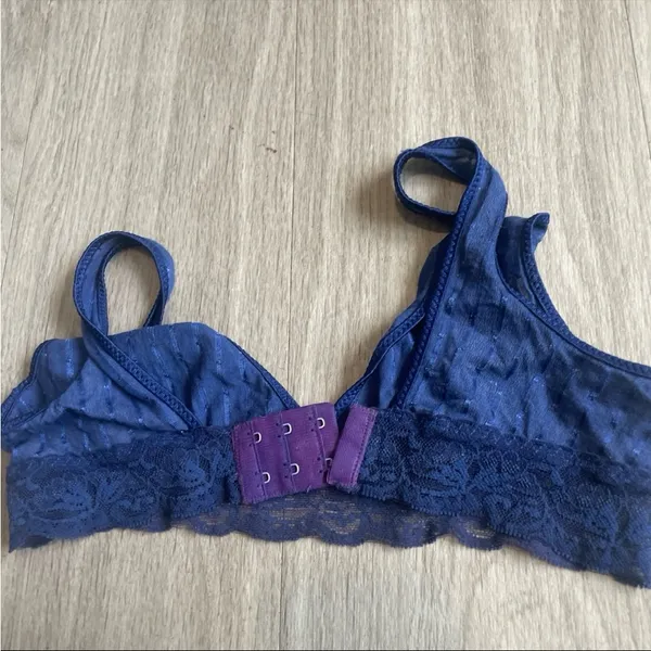 Elegant Navy Lace Bralette Blue - Image 2