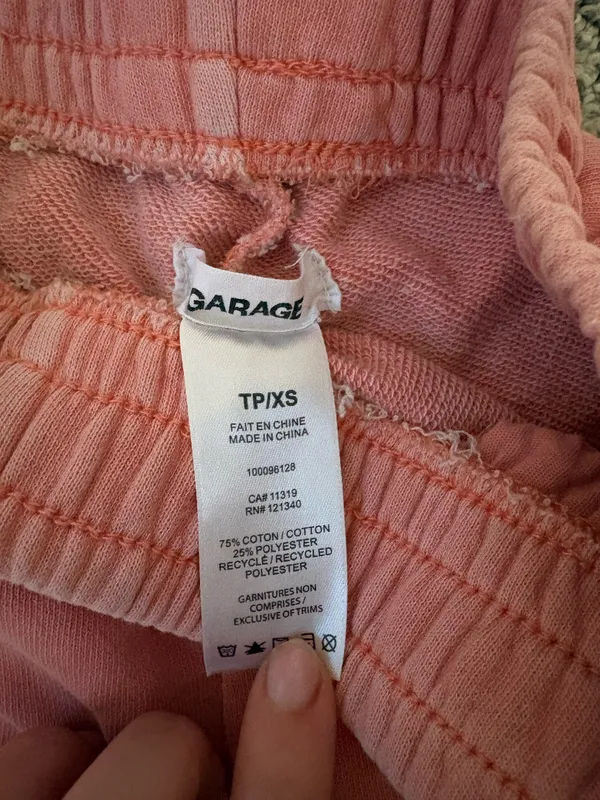 Garage Apricot sweatshort size xs - Image 3
