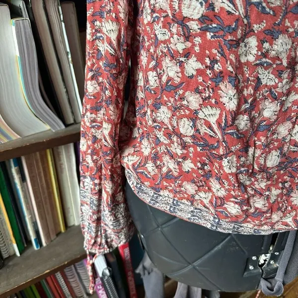 Lucky Brand floral lightweight boho peasant blouse - Image 2