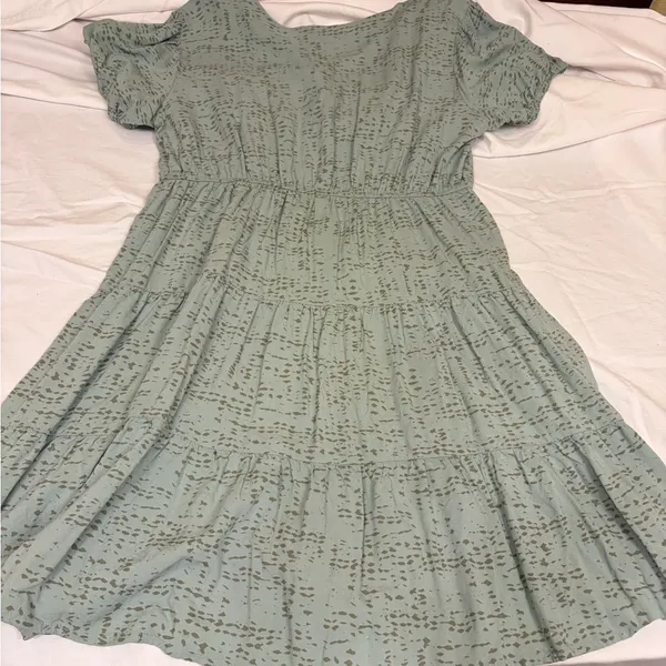 Elegant Green Mini Dress Runs Small - Image 2