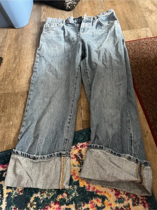 Mango size 4 cuffed jeans - Image 4