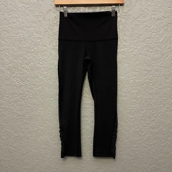Lululemon Minimalist Crop Size 4 - Image 4