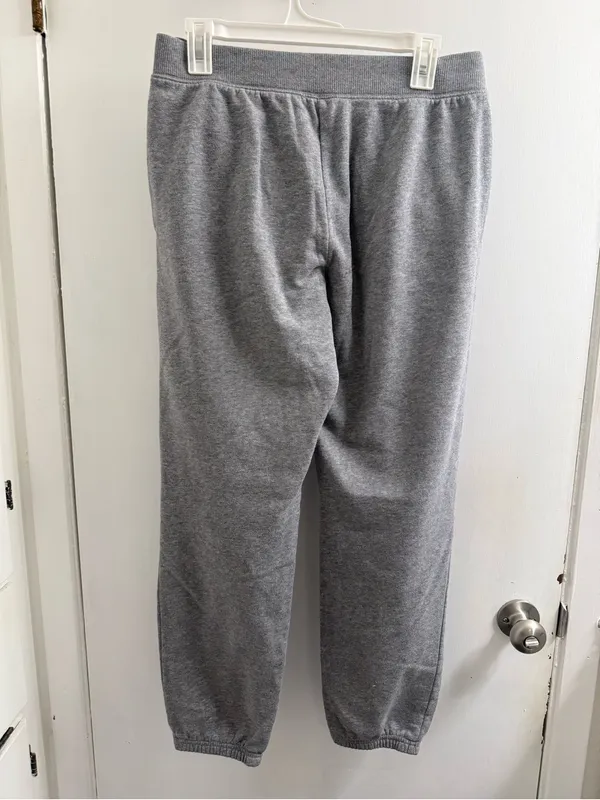 Time and tru gray joggers size medium; front pockets - Image 2