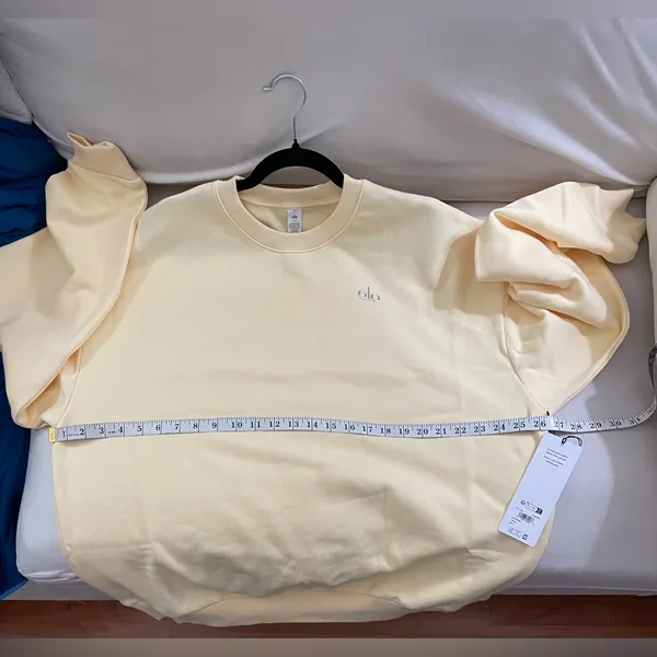Alo Yoga NWT Accolade Crew Neck Pullover Candlelight Yellow Size L - Image 7
