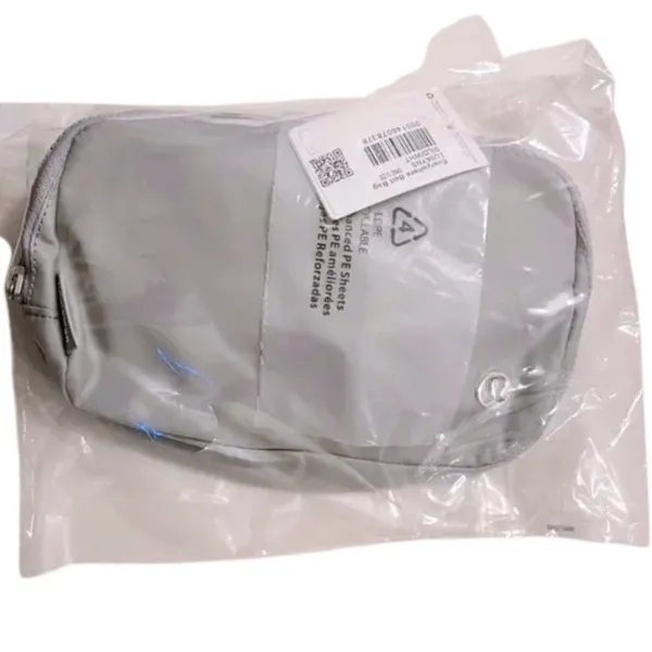 NWT Lululemon Belt Bag Silver Drop White Wordmark 1L - RARE | SOLD OUT - Image 7
