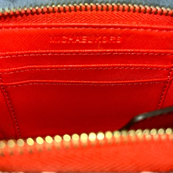 Michael Kors Vibrant Red/ Orange Wallet
GUC - Image 11