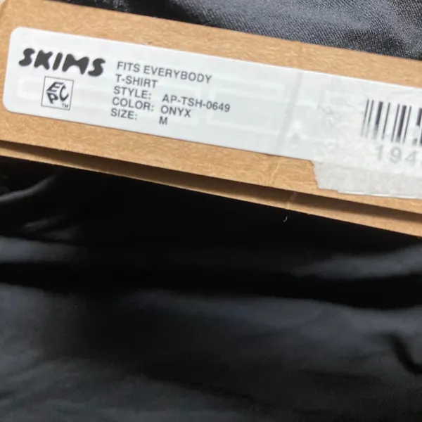 SKIMS Fits Everybody T-Shirt M - Image 3