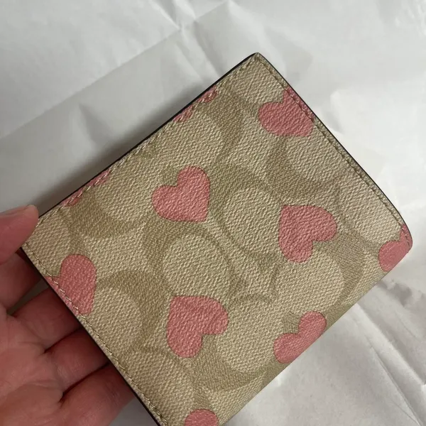 Coach Snap Wallet In Signature Canvas With Heart Print - Image 6