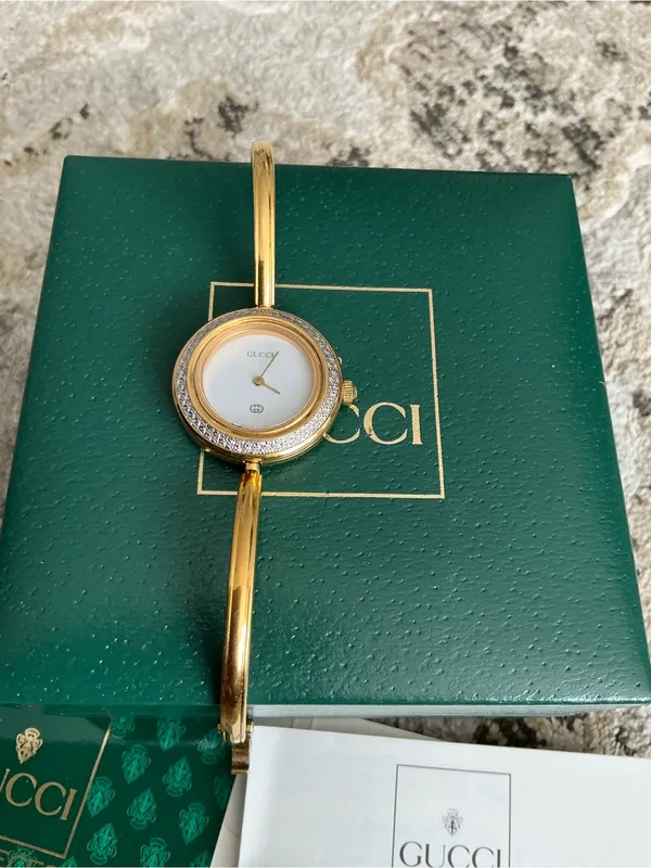 Gucci DRESSY Bangle Watch set with Interchangeable bezels❤️‍🔥❤️‍🔥❤️‍🔥 - Image 15