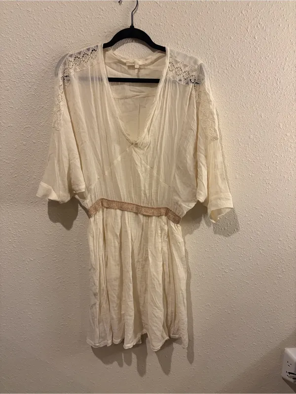 Lightweight Cream Gauze V-Neck Dress with Gold Waistband - Image 2