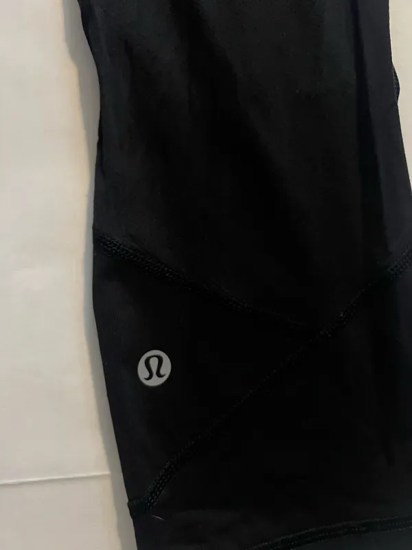 Lululemon Cropped 25” Leggings size 4  - Image 3