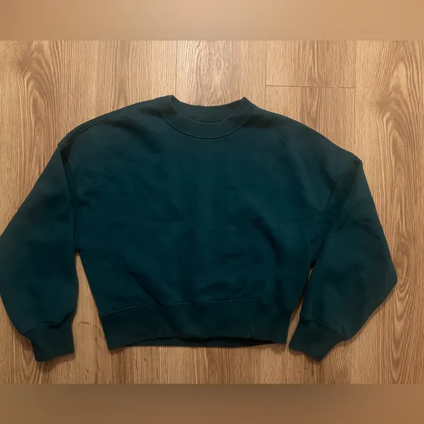 Abercrombie &Fitch Essential Crewneck - Image 2