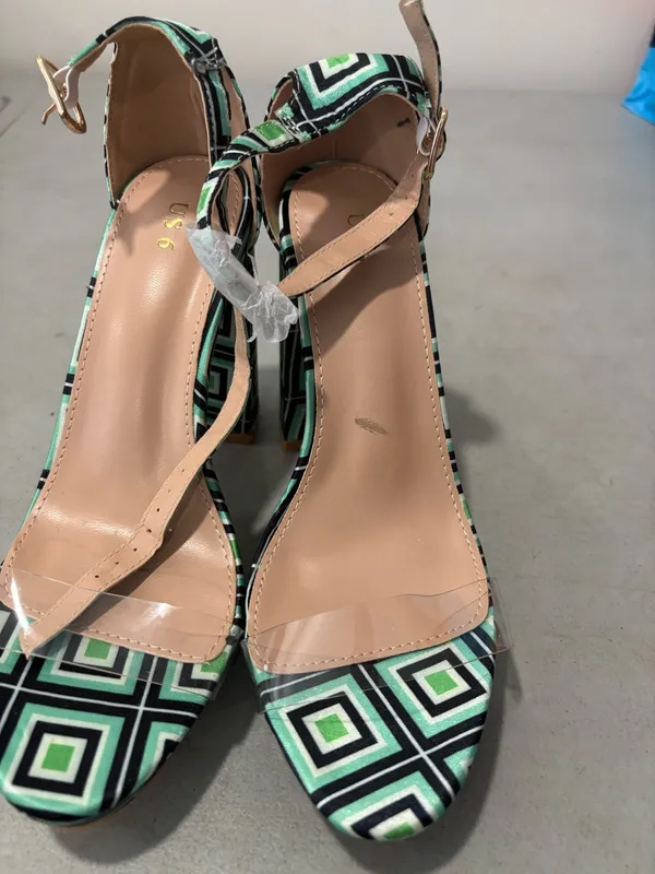 Sandal good condition Green Size 6 - Image 2