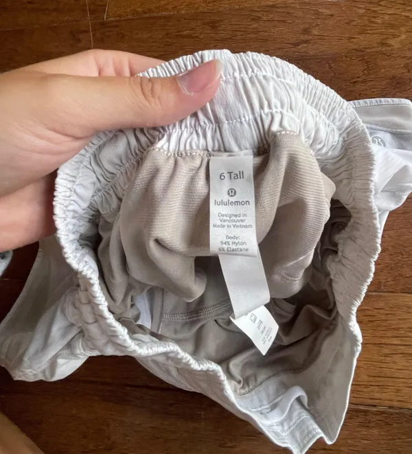 Lululemon White Hotty Hot Low-Rise Lined Short 4” - Image 3