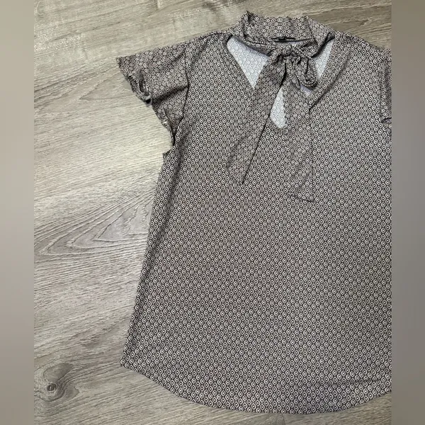 •ADRIANNA PAPELL• BLOUSE - Image 3