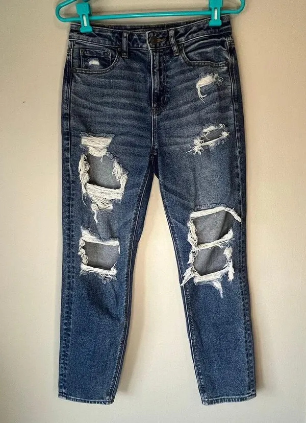American Eagle Distressed Mom Jean Size 4 Regular - Image 13