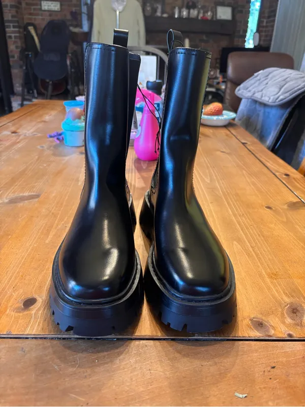 NWT H&M womens chunky platform lug sole mid calf chelsea boots black 10 - Image 5