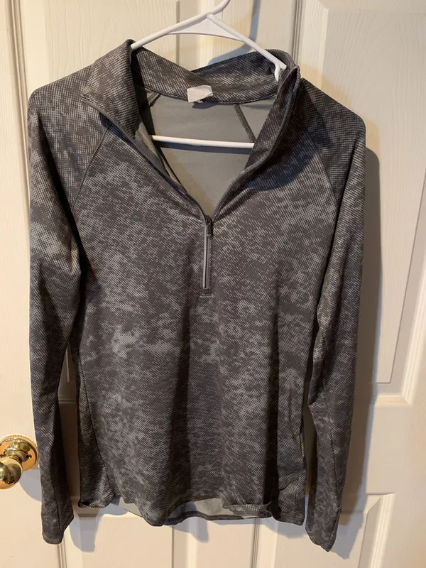 Under Armour Pullover, - Image 2