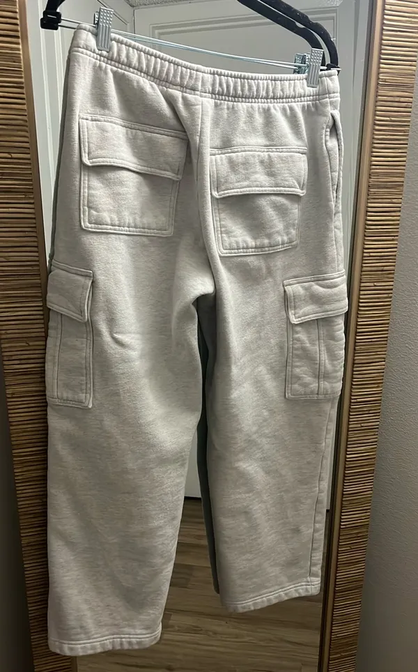 Aritzia Cargo Sweatpants Mega - Image 3