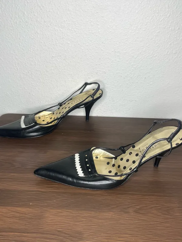 Christian Lacroix Black Leather Pointed Toe Slingback Kitten Heels - Image 3