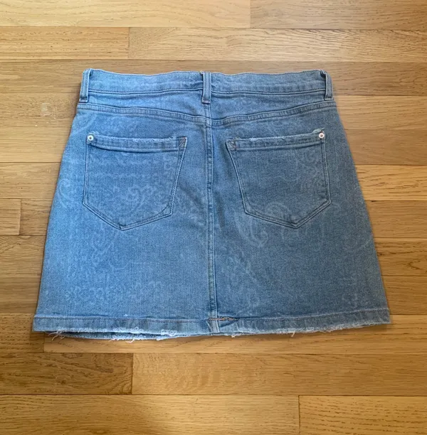 Kensie Paisley Jean Skirt - Image 4