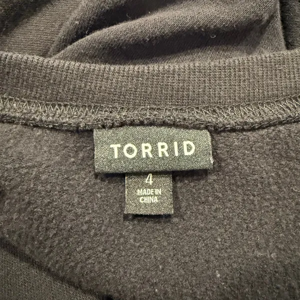 Torrid Women’s Black Heart Sweatshirt Size 4X - Image 4