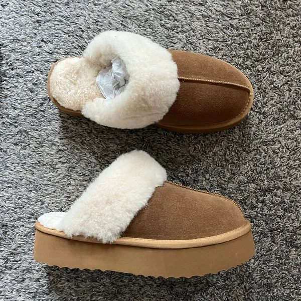 Dream Paris NWOT Faux Fur Brown and Tan Platform Slippers with Box - Image 5