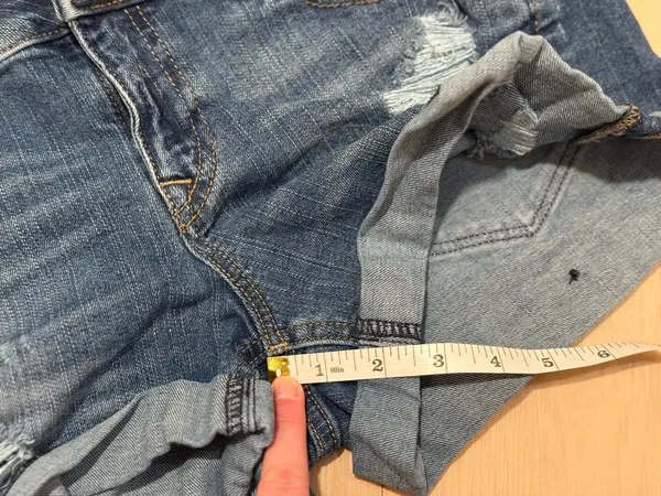 Express jean shorts distressed style Women's Size 8 - Image 6