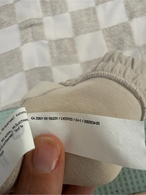 lululemon‎ Softstreme Scoop-Neck Bra in Mojave Tan size 4 - Image 5