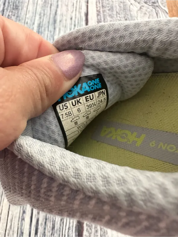 HOKA Clifton 9 Women's Light Blue Running Shoes with Pink Logo - Image 8