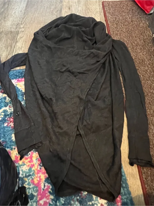 Lululemon Black Women's Draped Knit Sweater/shawl - Image 3