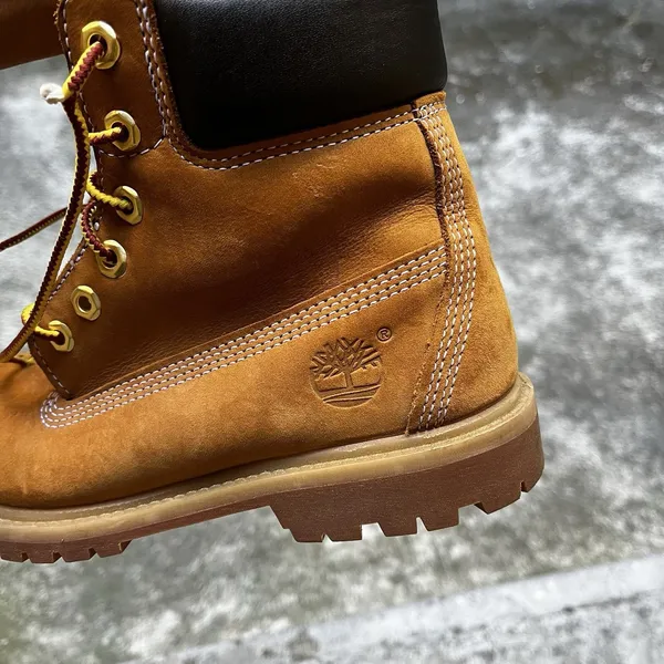Timberland boots women 7.5 Premium 6 Inch Wheat Waterproof Rugged Outdoors - Image 10