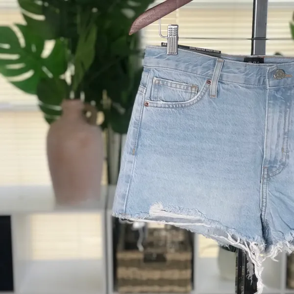 Urban Outfitters BDG Girlfriend High-Waisted Denim Short Size 26 - Image 6