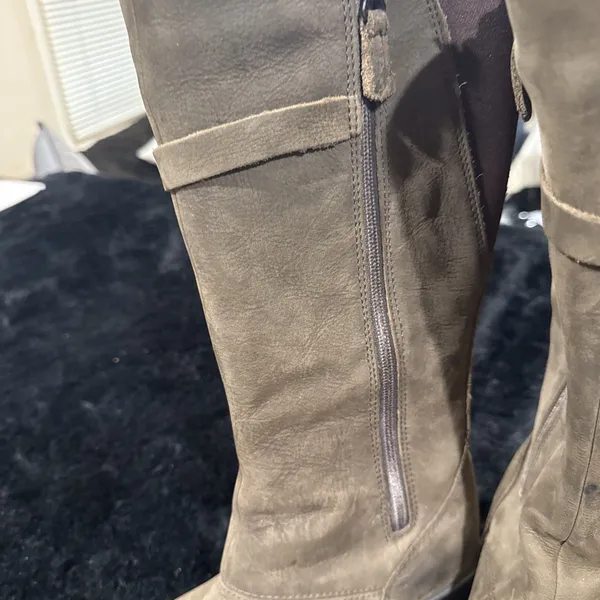 Eddie Bauer Women's Wedge Boots In Dark Olive Green SZ 8.5 - Image 4