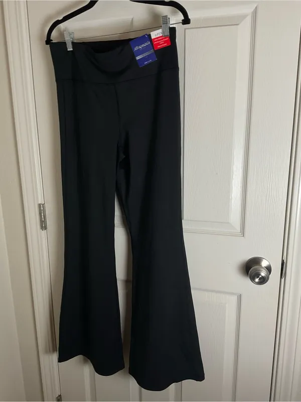 NWT Aeropostale Sport Black High-Waist Performance Yoga Pants Flared Leg Large - Image 2