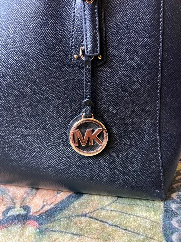 Michael Kors Black Saffiano Tote with Gold-Tone MK Charm - Image 4