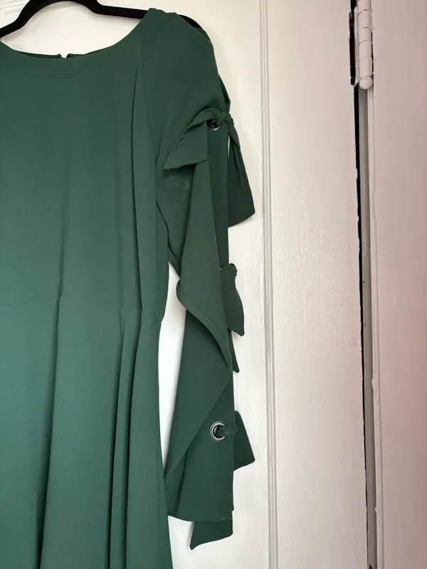 BCBGMAXAZRIA Cicely Emerald Green Asymmetrical Tie Sleeve Dress Size 6 - Image 5
