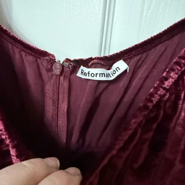 Reformation Roy Burgundy Velvet Silk Blend‎ Top size 6 - Image 5